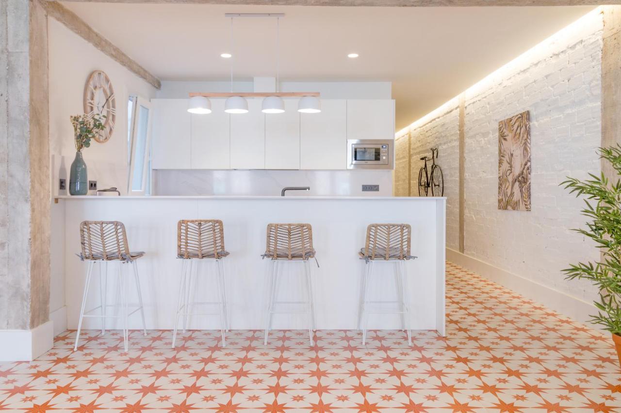 Apartament Amplio Y Moderno Con Tarima Refrescante By Staynnapartments *