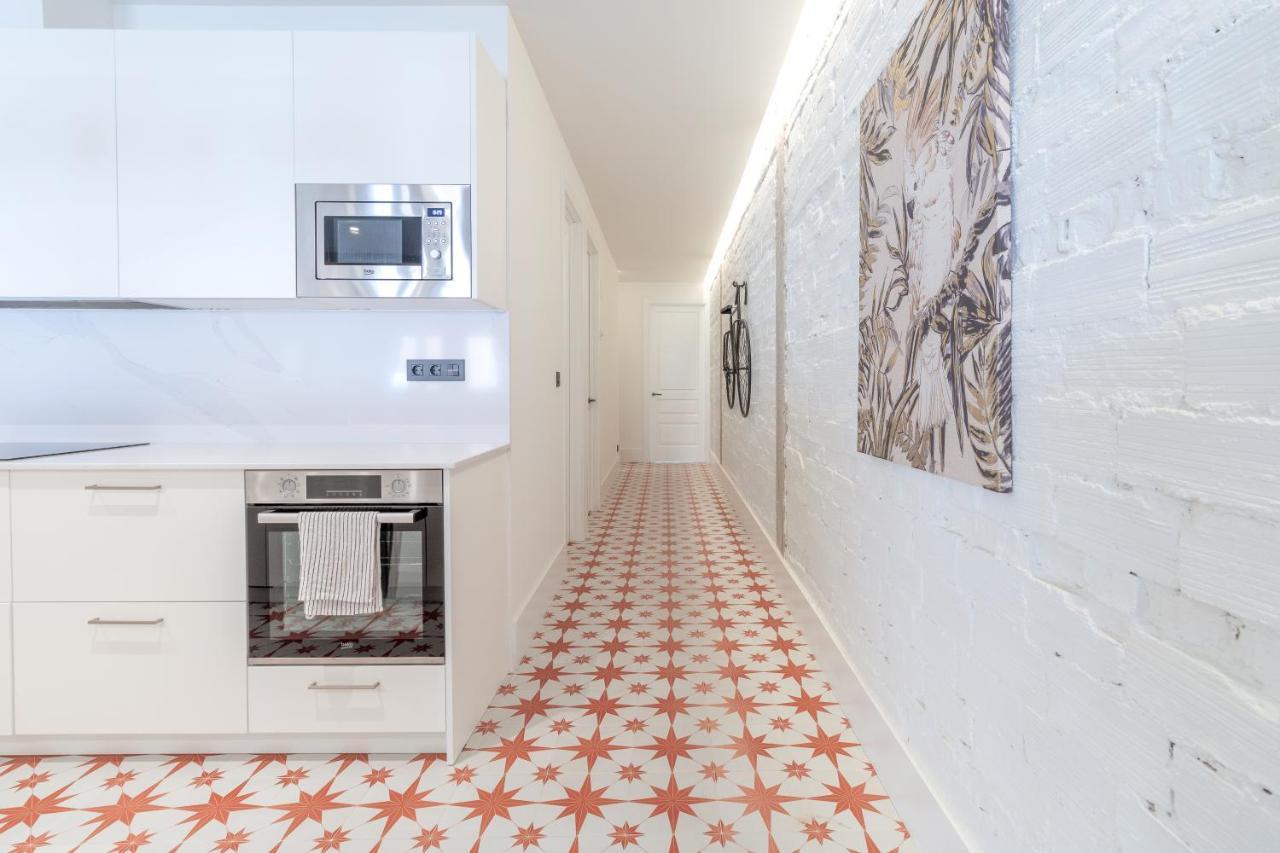 Apartament Amplio Y Moderno Con Tarima Refrescante By Staynnapartments Bilbao